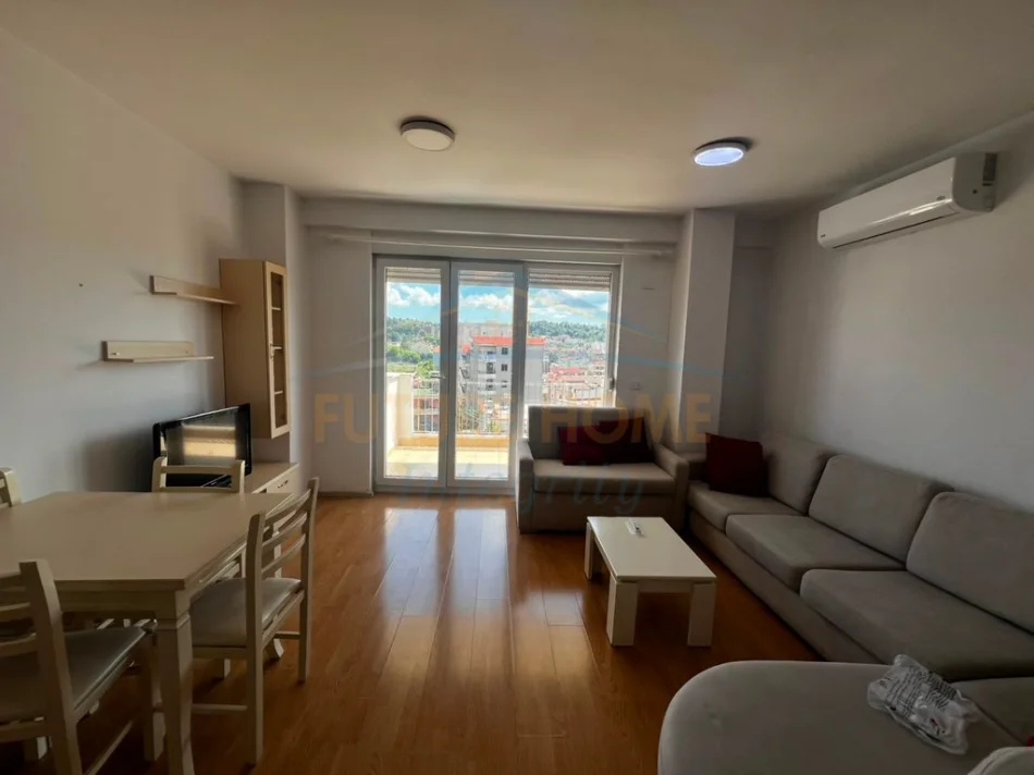 Tirane, jepet me qera apartament 2+1+Ballkon Kati 3, 82 m² 600 € (Qytet Studenti)