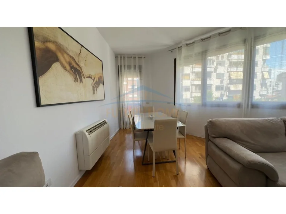 Tirane, jepet me qera apartament 2+1 Kati 2, 123 m² 1.300 € (Rruga e Barrikadave)
