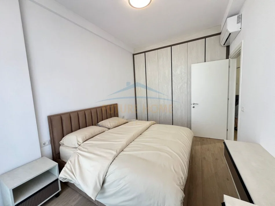 Tirane, jepet me qera apartament 1+1+Ballkon Kati 3, 75 m² 500 € (Dogana)