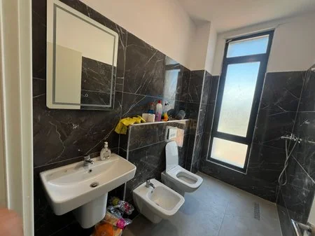 Tirane, jepet me qera apartament 1+1+Ballkon Kati 3, 76 m² 500 € (Dogana)