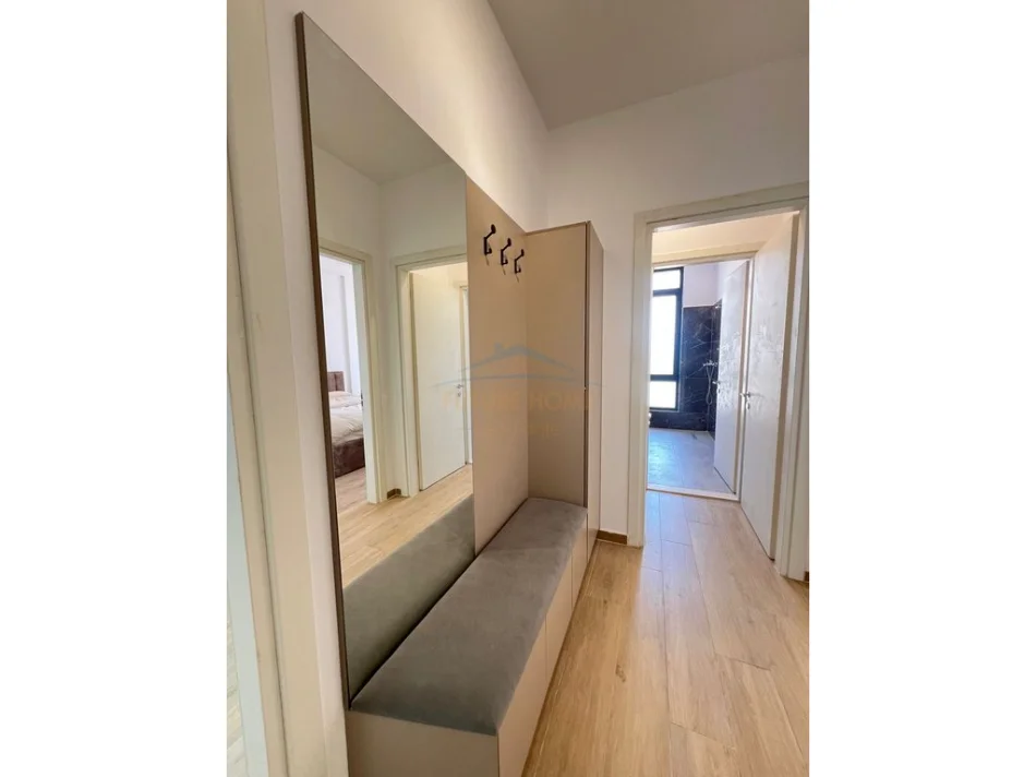 Tirane, jepet me qera apartament 1+1 Kati 3, 77 m² 500 € (Dogana)