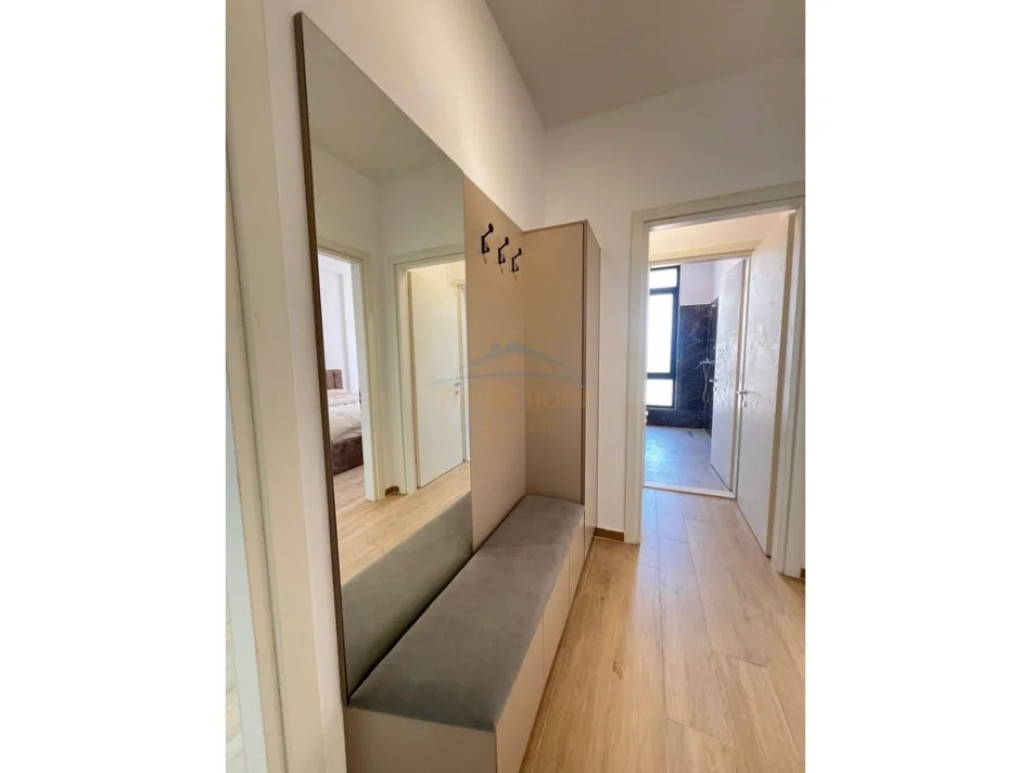 Tirane, jepet me qera apartament 1+1+Ballkon Kati 3, 75 m² 500 € (Dogana)