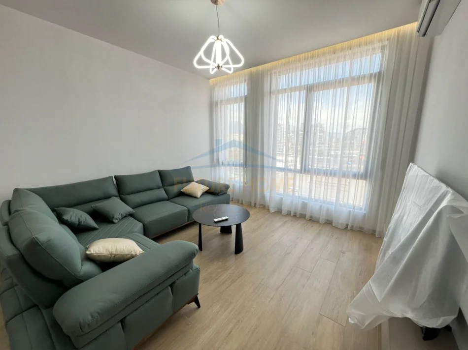Tirane, jepet me qera apartament 1+1 Kati 3, 77 m² 500 € (Dogana)