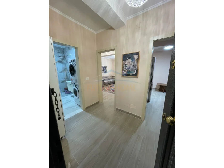 Tirane, shitet apartament 1+1+Ballkon Kati 7, 87 m² 244.000 € (Bulevardi Zogu i 1)