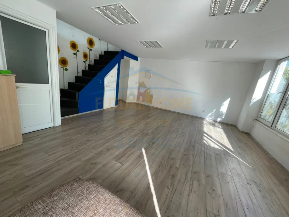 Tirane, jepet me qera ambjent biznesi Kati 0, 34 m² 842 € (Kopshti Zoologjik)