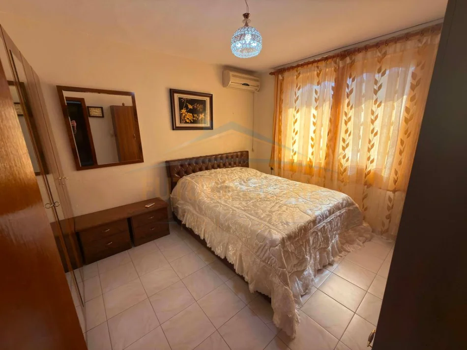Tirane, jepet me qera apartament 2+1+Ballkon Kati 5, 56 m² 500 € (Ferit Xhajko)