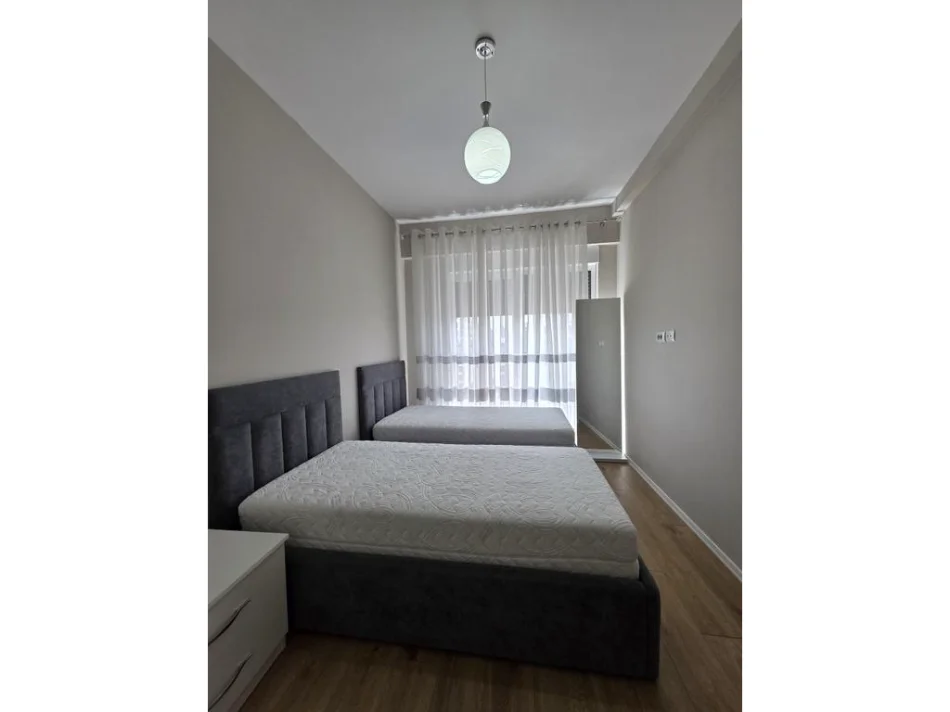 Tirane, jepet me qera apartament 2+1+Ballkon Kati 7, 94 m² 800 € (Bulevardi i ri, Marga 2)