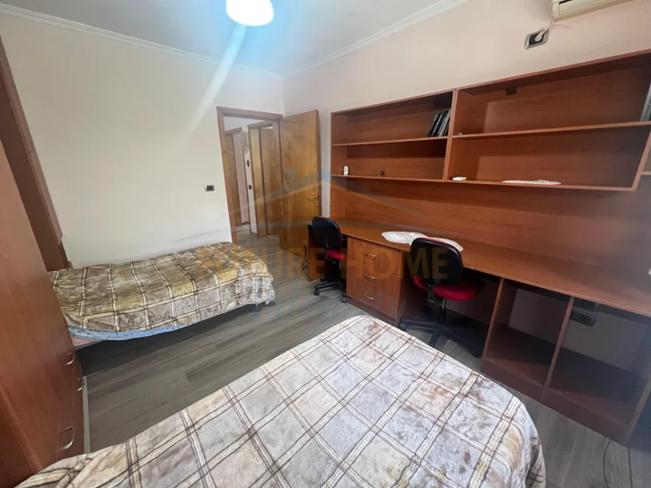 Tirane, shes apartament 2+1 Kati 3, 72 m² 180.000 € (ali dem)