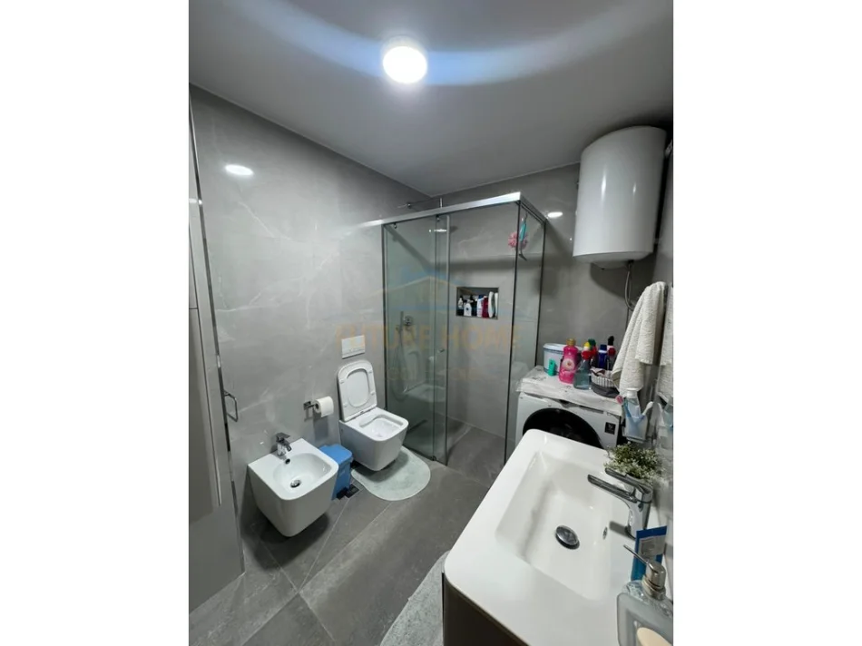 SHITET APARTAMENT 3+1+2 RRUGA E KAVAJES