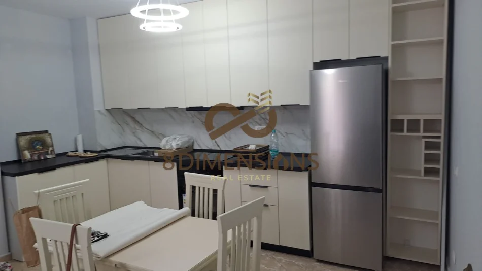 Tirane, jepet me qera apartament 1+1 Kati 2, 70 m² 500 € (liqeni i thate)