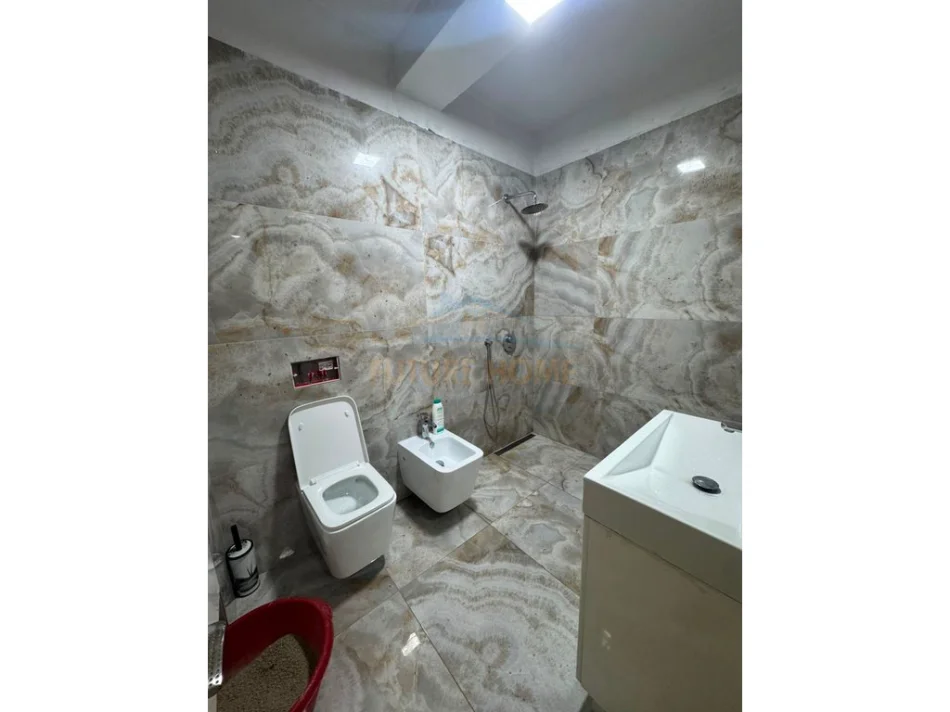 Tirane, shitet apartament 1+1+Ballkon Kati 6, 70 m² 120.000 € (Unaza e Re)