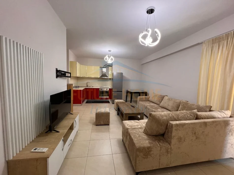 Tirane, jepet me qera apartament 1+1, Kati 5, 56 m² 580 € (Don Bosko)  Prane Kishes