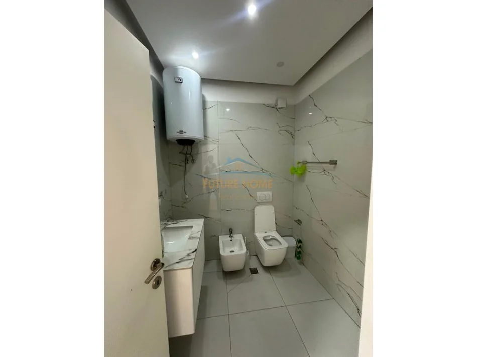 Tirane, jepet me qera apartament 2+1+Ballkon Kati 3, 102 m² 450 € (Fresk)