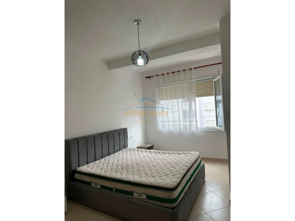 Tirane, jepet me qera apartament 2+1+Ballkon Kati 3, 102 m² 450 € (Fresk)