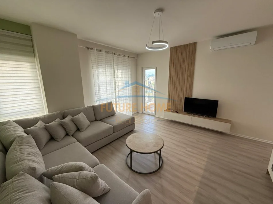 Tirane, jepet me qera apartament 1+1+Ballkon Kati 6, 63 m² 650 € (Zogu i Zi)