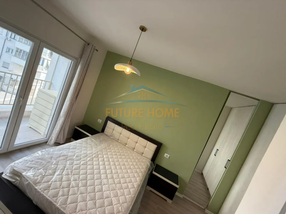 Tirane, jepet me qera apartament 1+1+Ballkon Kati 6, 650 € 