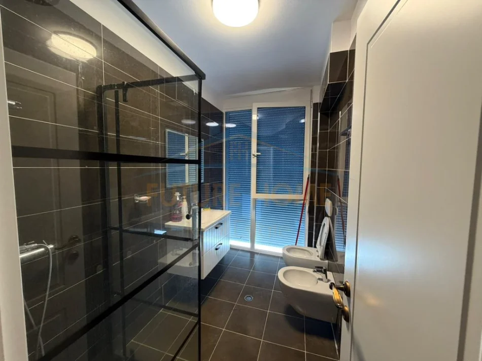Tirane, jepet me qera apartament 2+1 Kati 2, 67 m² 700 € 