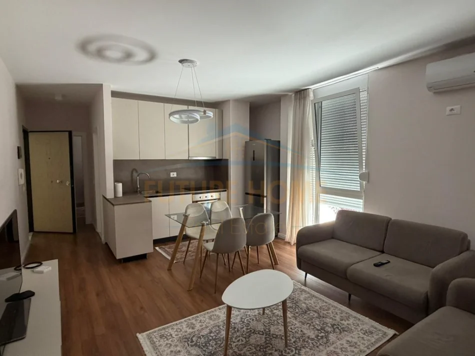 Tirane, jepet me qera apartament 2+1 Kati 2, 67 m² 700 € 