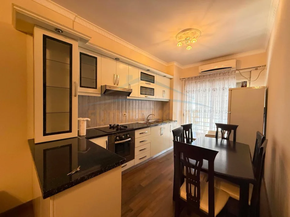 Tirane, jepet me qera apartament 2+1 Kati 7, 107 m² 55.000 € (UNAZE E RE)