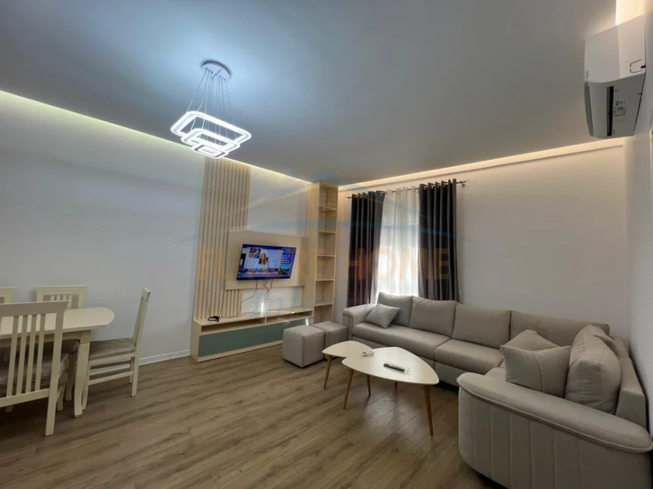 Tirane, jepet me qera apartament 2+1 Kati 1, 88 m² 600 € (SAUK)