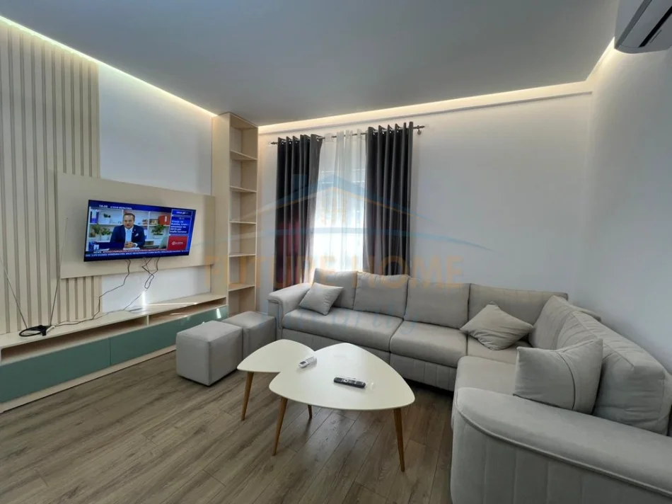 Tirane, jepet me qera apartament 2+1, Kati 1, 89 m² 600 € (Rezidenca Porta Tirana e Re, Sauk)