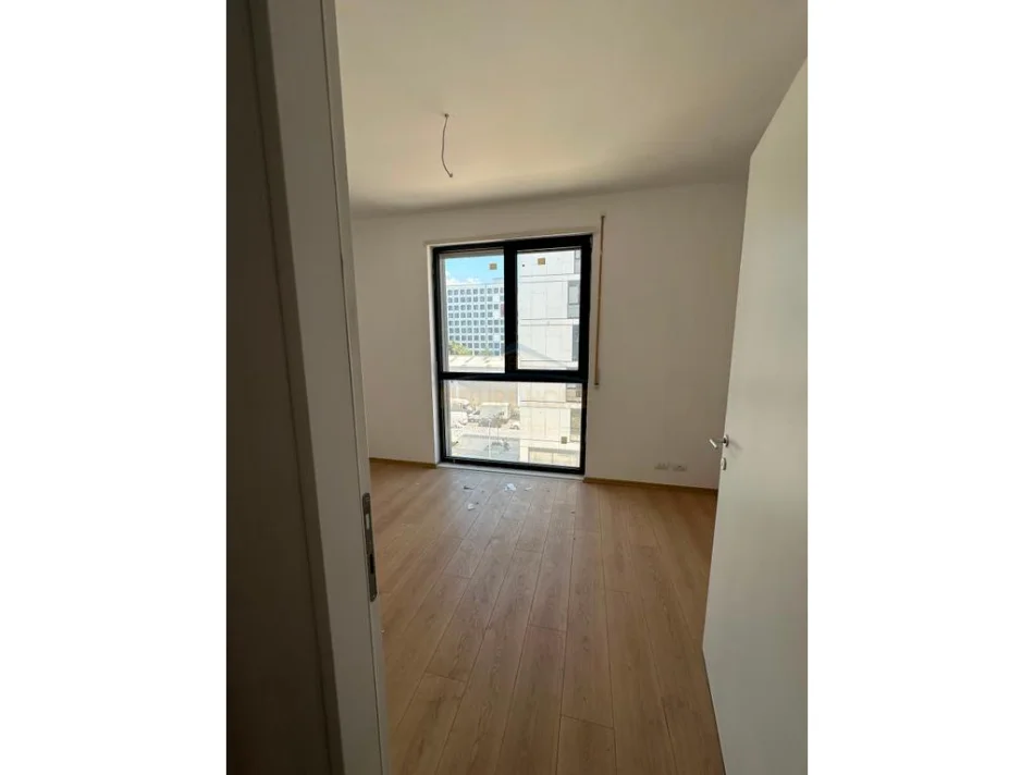 Shitet, Apartament 2+1+2+Post Parkimi,Ish Dogana,Tirane. 0696069906