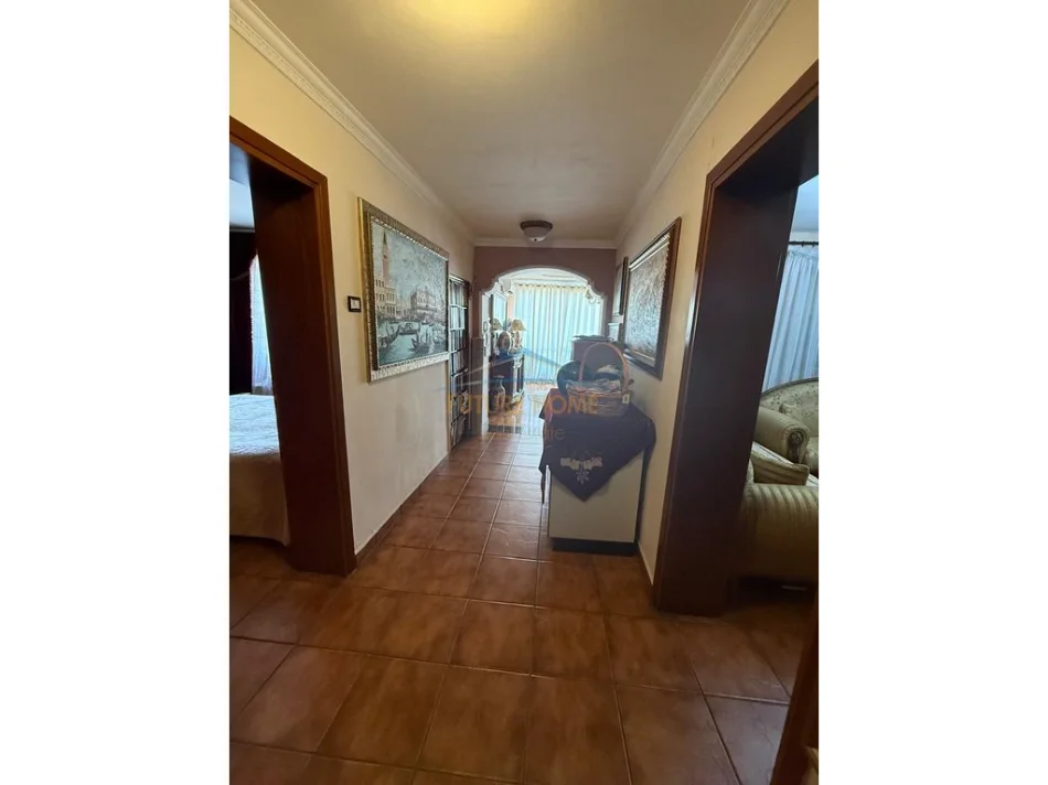 Tirane, shitet apartament 2+1 Kati 4, 93 m² 182.000 € (Materniteti i Ri)