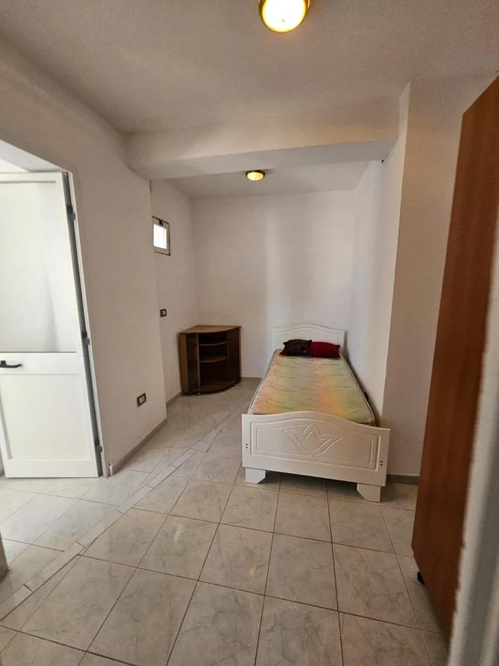 Durres, shes apartament 2+1+Ballkon Kati 5, 57 m² 63.999 € (policia)