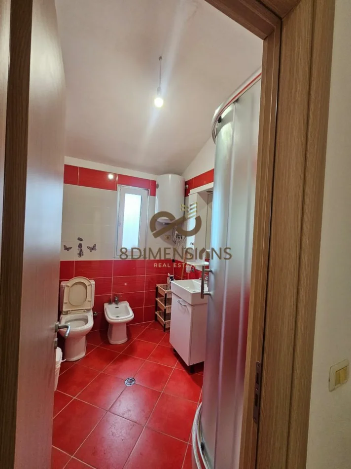 Tirane, jepet me qera apartament 2+1+Ballkon Kati 6, 110 m² 650 € (fresk)