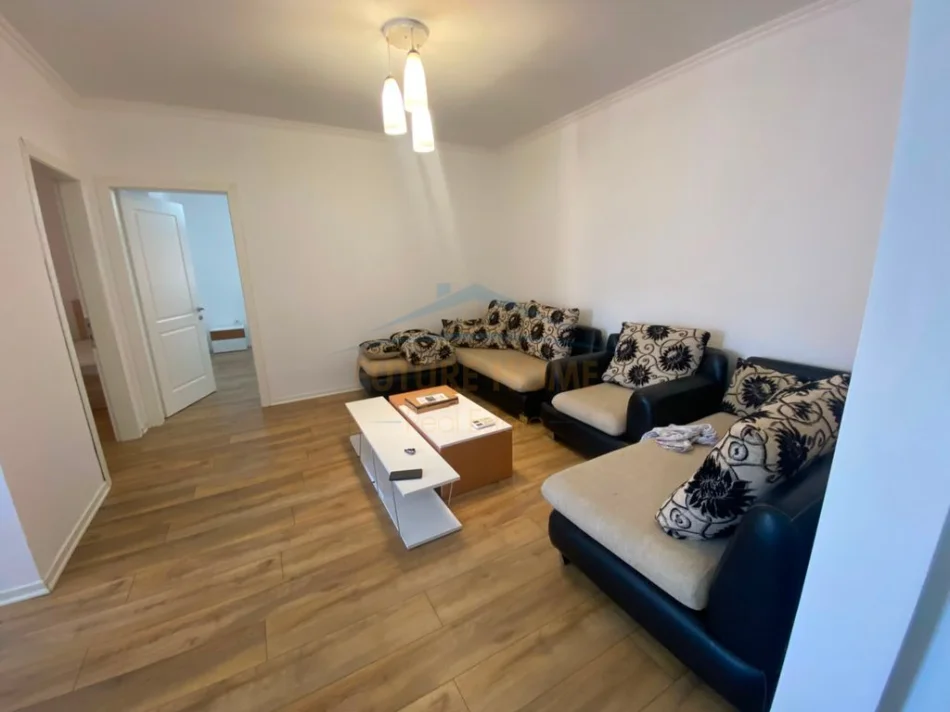 Tirane, jepet me qera apartament 2+1 Kati 5, 85 m² 480 € (Astir)