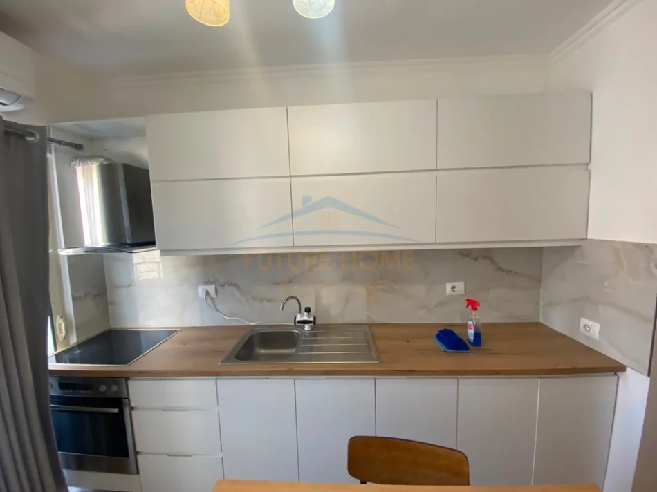 Tirane, jepet me qera apartament 2+1 Kati 5, 85 m² 480 € (Astir)