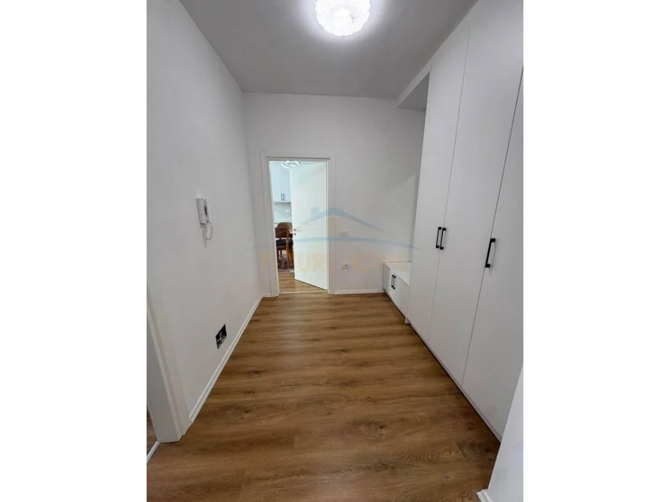 Tirane, jepet me qera apartament 2+1 Kati 2, 98 m² 550 € (Unaza e re)