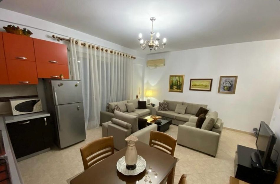 Tirane, jepet me qera apartament 1+1 Kati 8, 75 m² 550 € (don bosko)