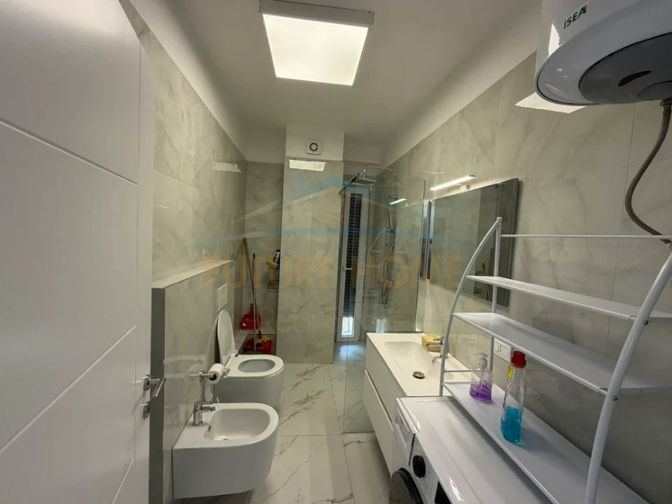 Tirane, jepet me qera apartament 2+1+Ballkon Kati 6, 90 m² 600 € (Unaza e Re)