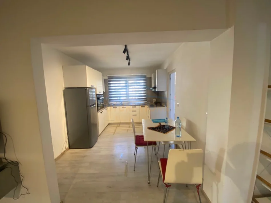 Tirane, jap me qera apartament 2+1+2, Kati 1, 130 m² 680 € (Ruga Karl Gega)