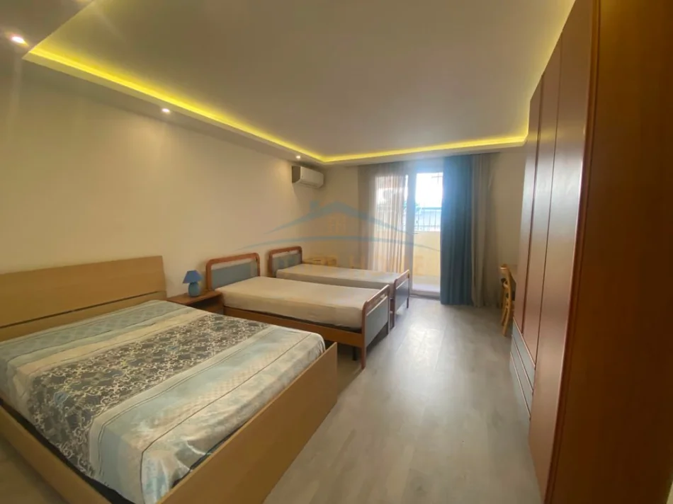 Tirane, jap me qera apartament 2+1+2, Kati 1, 130 m² 680 € (Ruga Karl Gega)