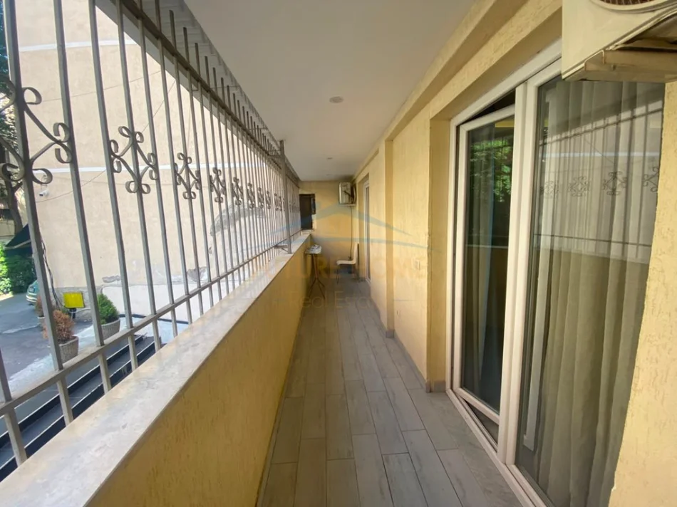 Tirane, jap me qera apartament 2+1+2, Kati 1, 130 m² 680 € (Ruga Karl Gega)
