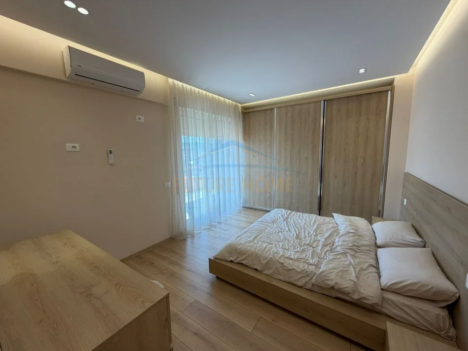 Tirane, jepet me qera apartament 2+1+Ballkon Kati 4, 104 m² 900 € (Don Bosko)