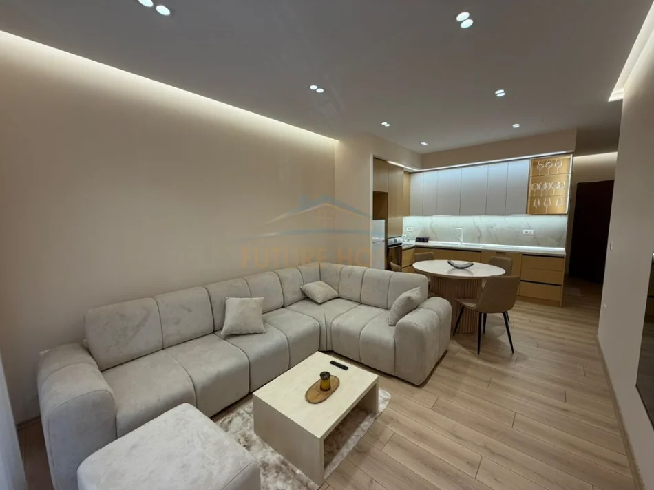 Tirane, jepet me qera apartament 2+1 Kati 5, 104 m² 900 € 