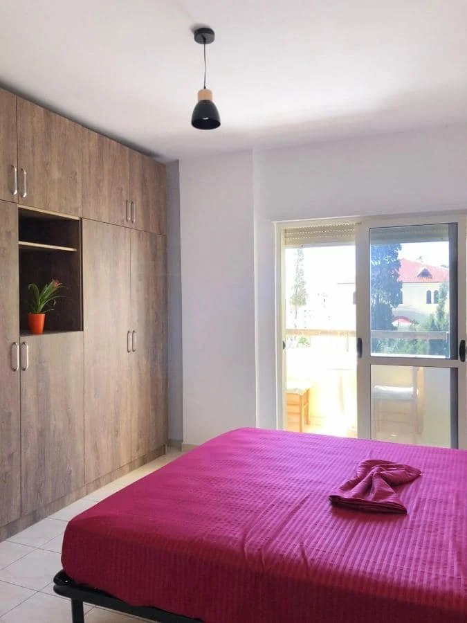 Durres, jepet me qera apartament 2+1+Ballkon Kati 4, 120 m² 120 € (VOLLGA DURRES!)