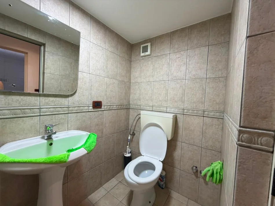 Tirane, jepet me qera apartament 2+1 Kati 3, 95 m² 650 € (21 Dhjetori)