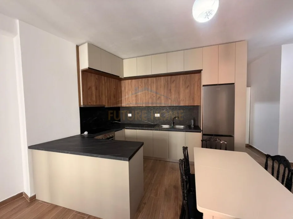 Tirane, shitet apartament 2+1+Ballkon Kati 5, 89 m² 147.000 € (Unaza e Re, Kompleksi Jolla)