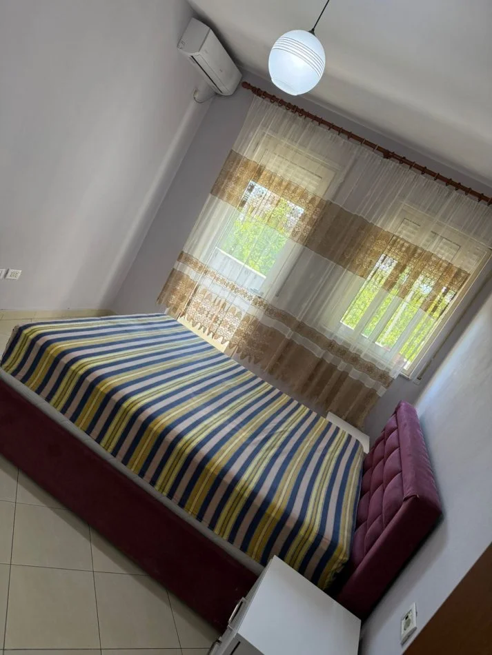 Tirane, jepet me qera apartament 1+1+Ballkon Kati 2, 70 m² 530 € (Don Bosko te Credins Bank)