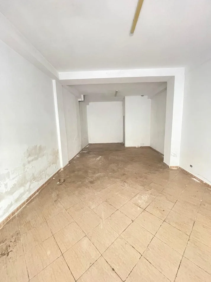 Durres, jepet me qera ambjent biznesi Kati 0, 45 m² 250 € (POSTA PLAZH)