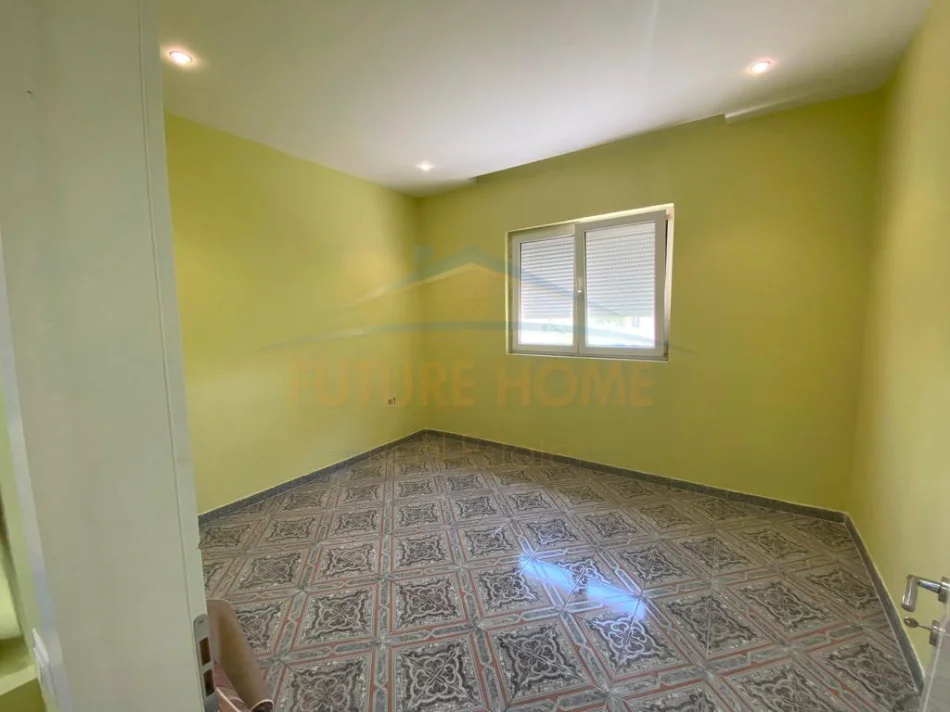Tirane, jepet me qera Vile 2+1+Aneks+Ballkon Kati 2, 127 m² 850 € (Casa Italia)