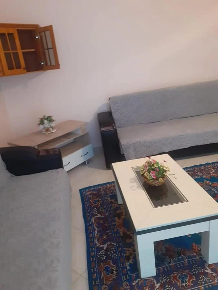 Durres, jepet me qera apartament 1+1+Ballkon Kati 4, 72 m² 350 € (RROTA KUQE PLAZH!)