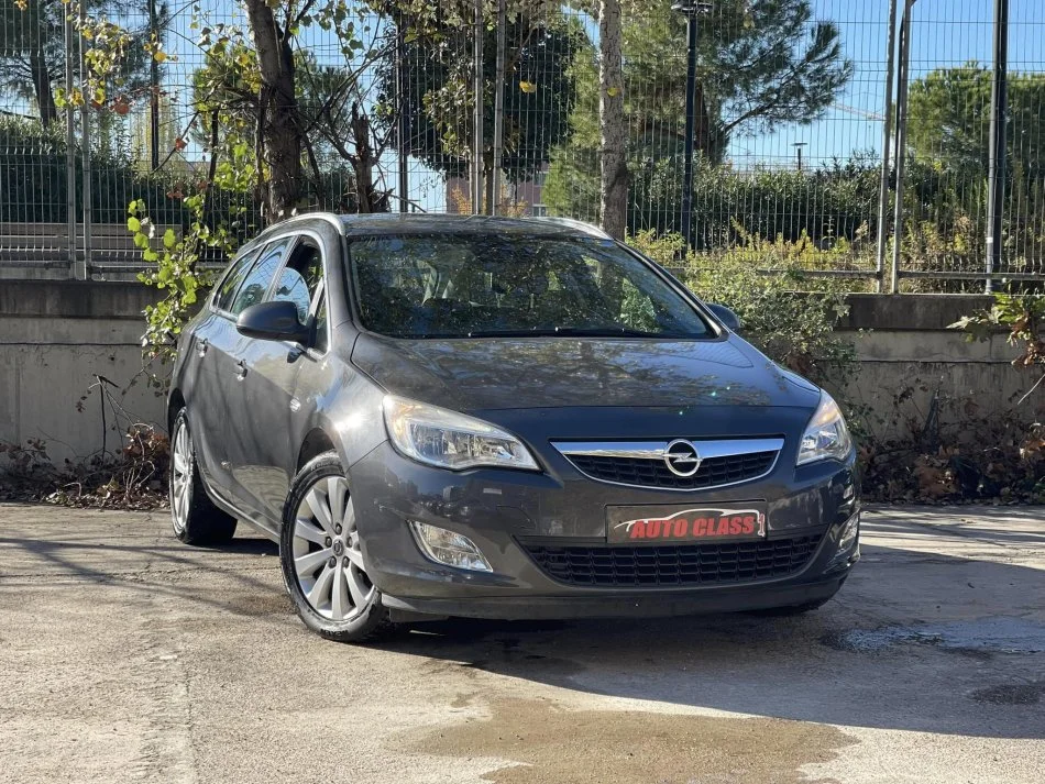 Tirane, shes makine OPEL ASTRA Nafte, gri e erret manuale Klima 163.000 km