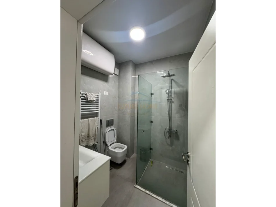 Tirane, jepet me qera apartament 2+1 Kati 7, 1.000 € 