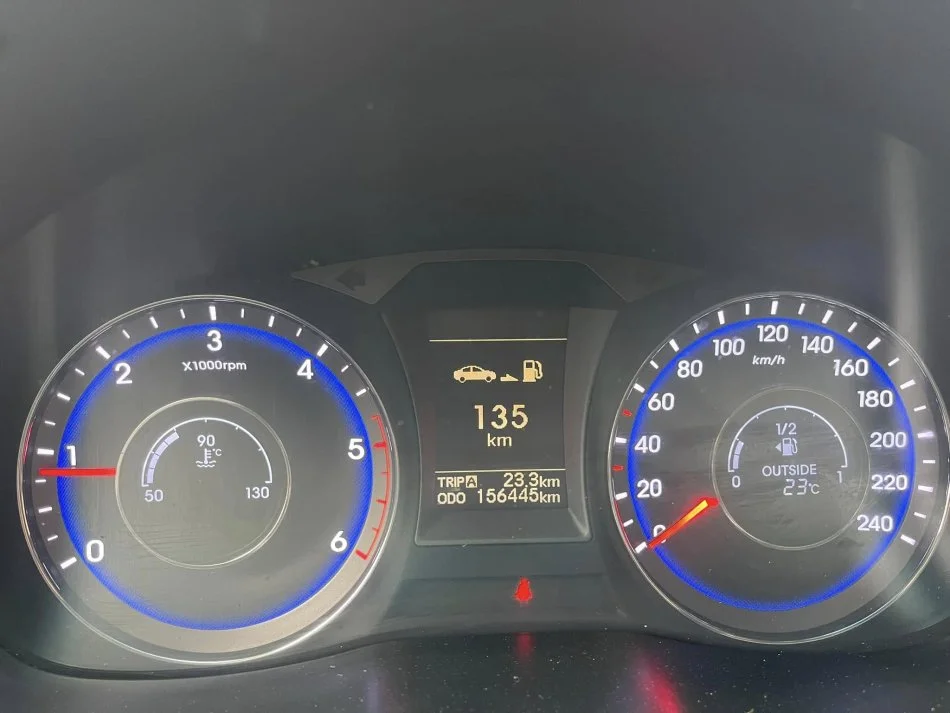 Tirane, shes makine HYUNDAI I40 Nafte, gri metalizato manuale Klima 155.998 km 5.900 €