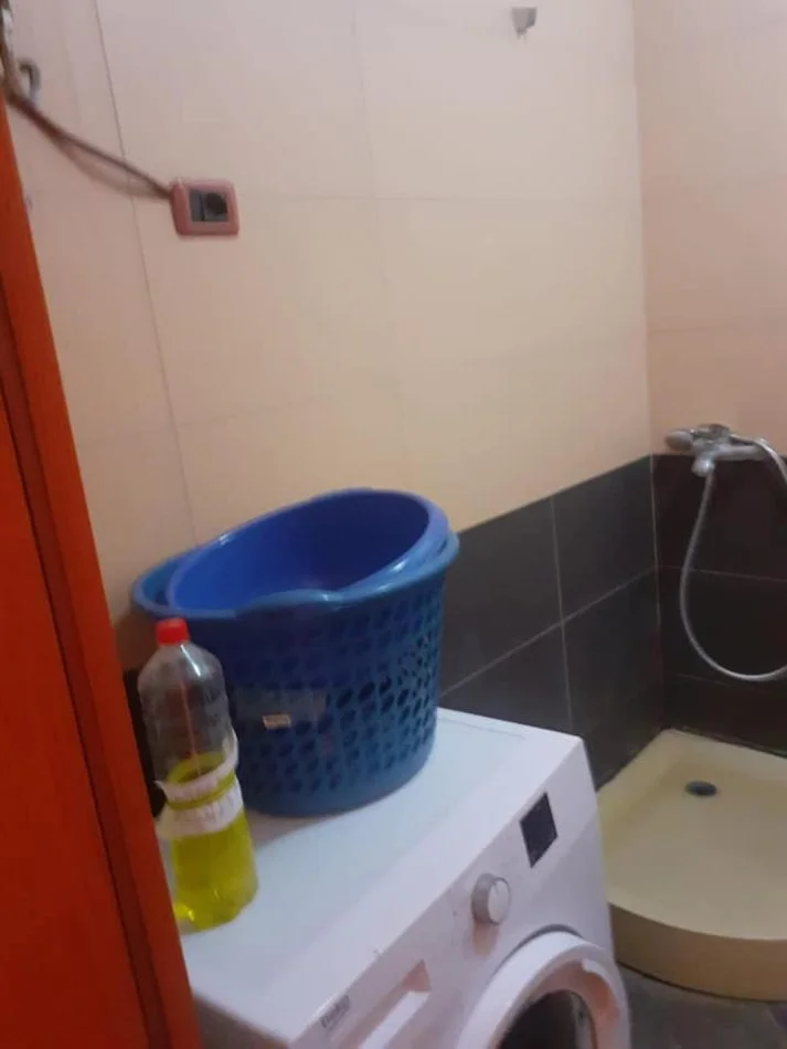 Durres, jepet me qera apartament 1+1+Ballkon Kati 4, 72 m² 350 € (RROTA KUQE PLAZH!)